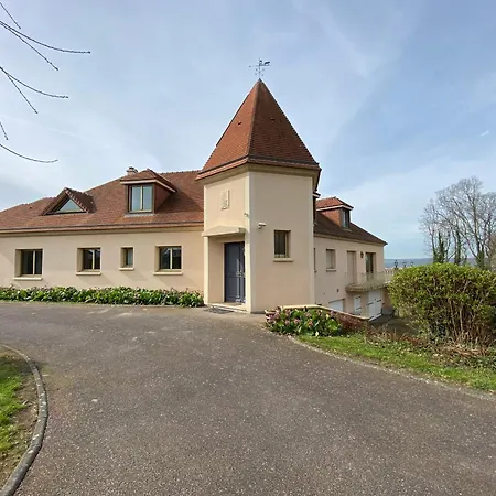 La Tour En Seine Bed & Breakfast 3*