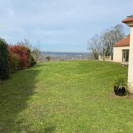 La Tour En Seine Bed & Breakfast 3*
